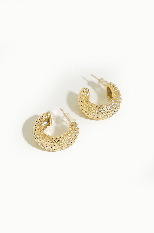 TEXTURED MINI HOOP | EARRINGS | collection-accessories, collection-best-seller-accessories, collection-jewelry, collection-summer-holiday-sale, collection-woman-accessories, collection-woman-summer-holiday-sale, WOMAN | LAMA