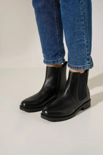 CLASSIC CHELSEA BOOTS - Vignette | TRENDMAKERMODE™ 