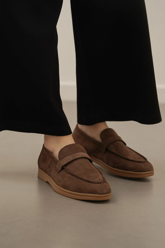 CLASSIC LEATHER LOAFERS