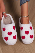 Witte pluche pantoffels met hartjesprint voor Valentijnsdag - Vignette | TRENDMAKERMODE™ 