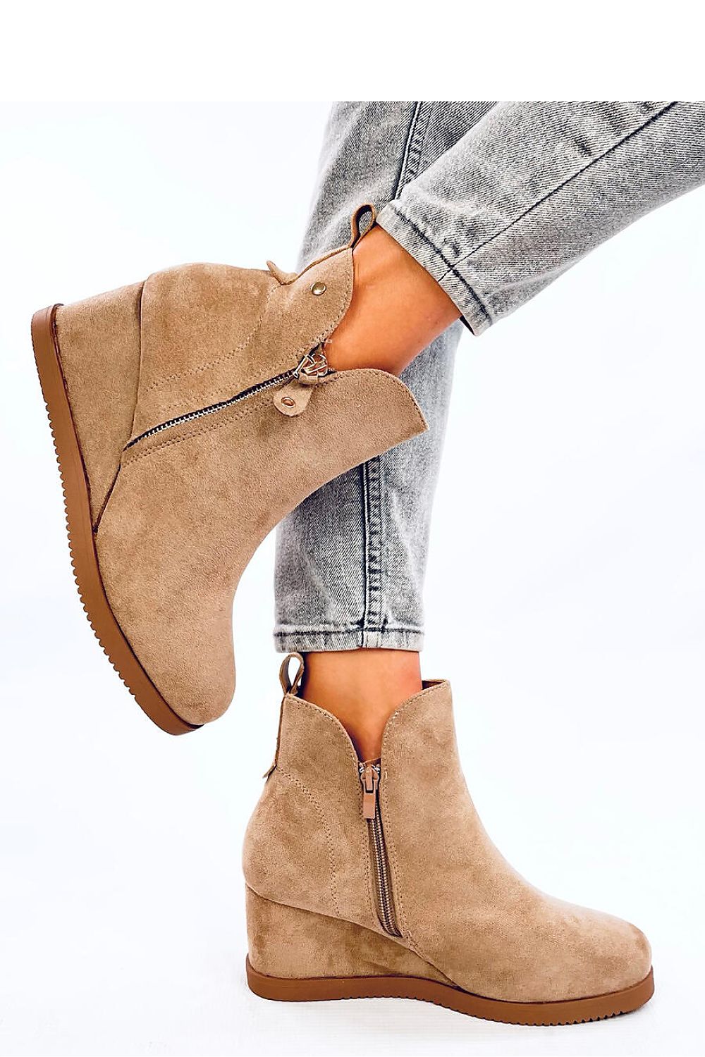 Bottes cothurnes model 201401 Inello | Matterhorn_Category_/FEMME/Chaussures Femme/Bottes et boots, Matterhorn_Color_beige, Matterhorn_ProductId_201401, Matterhorn_Type_~Botki na koturnie, Matterhorn_Vendor_Inello | Inello