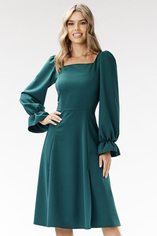 Robe de cocktail model 204268 awama | Matterhorn_Category_/FEMME/V?tements Femme/Robes/Robes de cocktail, Matterhorn_Color_vert, Matterhorn_ProductId_204268, Matterhorn_Type_~Sukienka wizytowa, Matterhorn_Vendor_awama, Robes formelles | awama