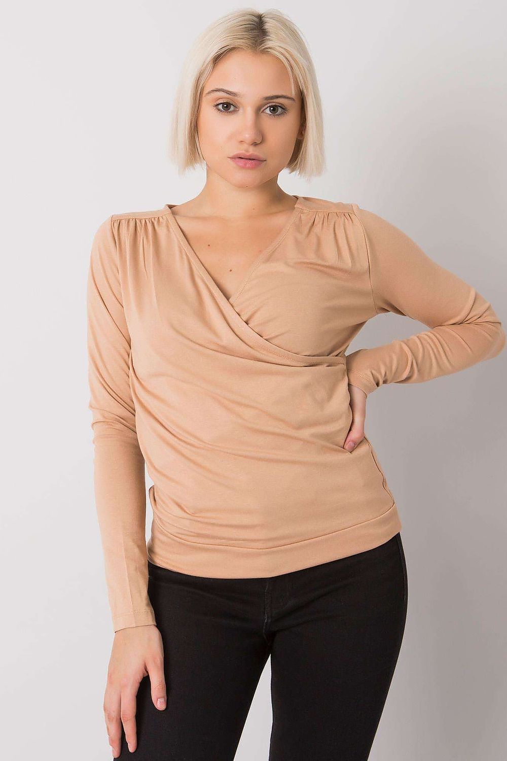 Chemisier model 162079 Fancy | Blouses Femme/Blouses Femme, Matterhorn_Category_/FEMME/V?tements Femme/Chemises Femme, Matterhorn_Color_beige, Matterhorn_ProductId_162079, Matterhorn_Type_Chemisier, Matterhorn_Vendor_Fancy, Tuniques | Fancy