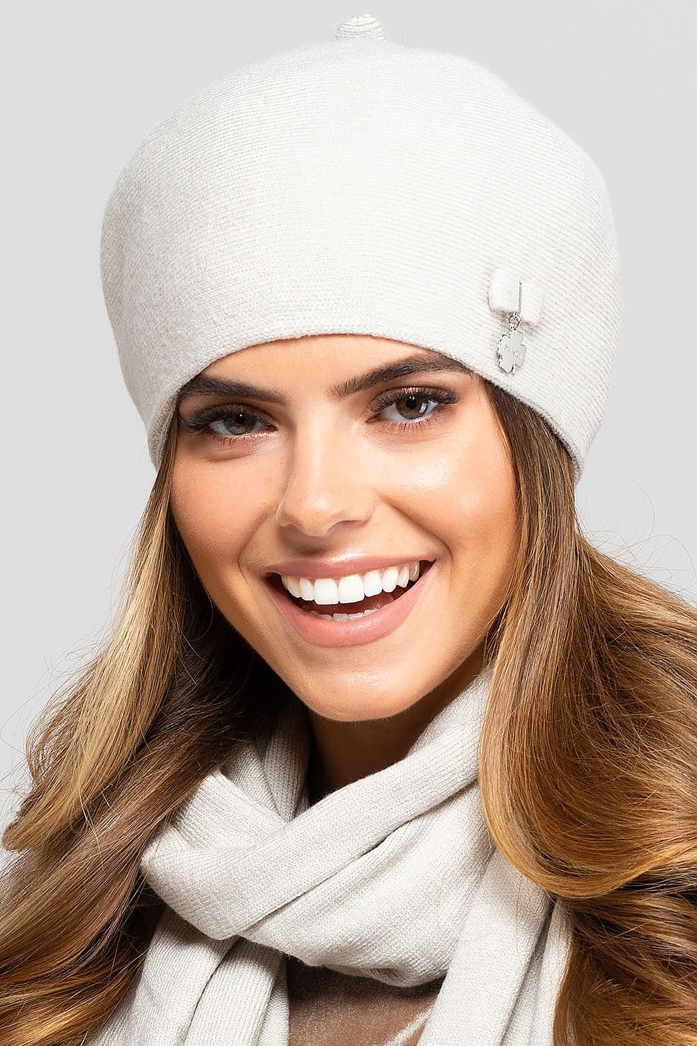 Béret  model 136334 Kamea | Matterhorn_Category_/FEMME/Sacs et Accessoires/Accessoires/Bonnets et chapeaux, Matterhorn_Color_beige, Matterhorn_ProductId_136334, Matterhorn_Type_Béret, Matterhorn_Vendor_Kamea | Kamea